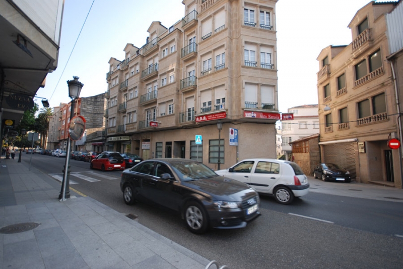 bajos comercial en caldas de reis