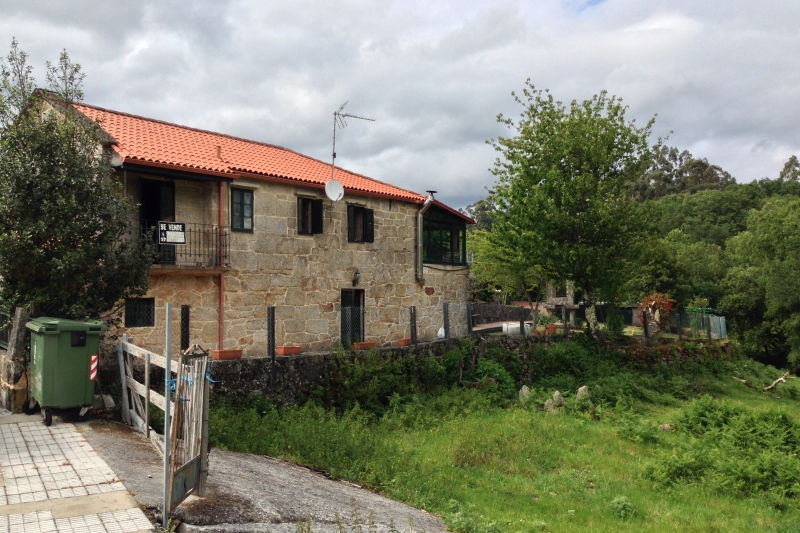 casa restaurada en a lama pontecaldelas