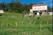 Ref..423, Casa en Bueu, 300 m/2, finca de 2000, con vistas al mar