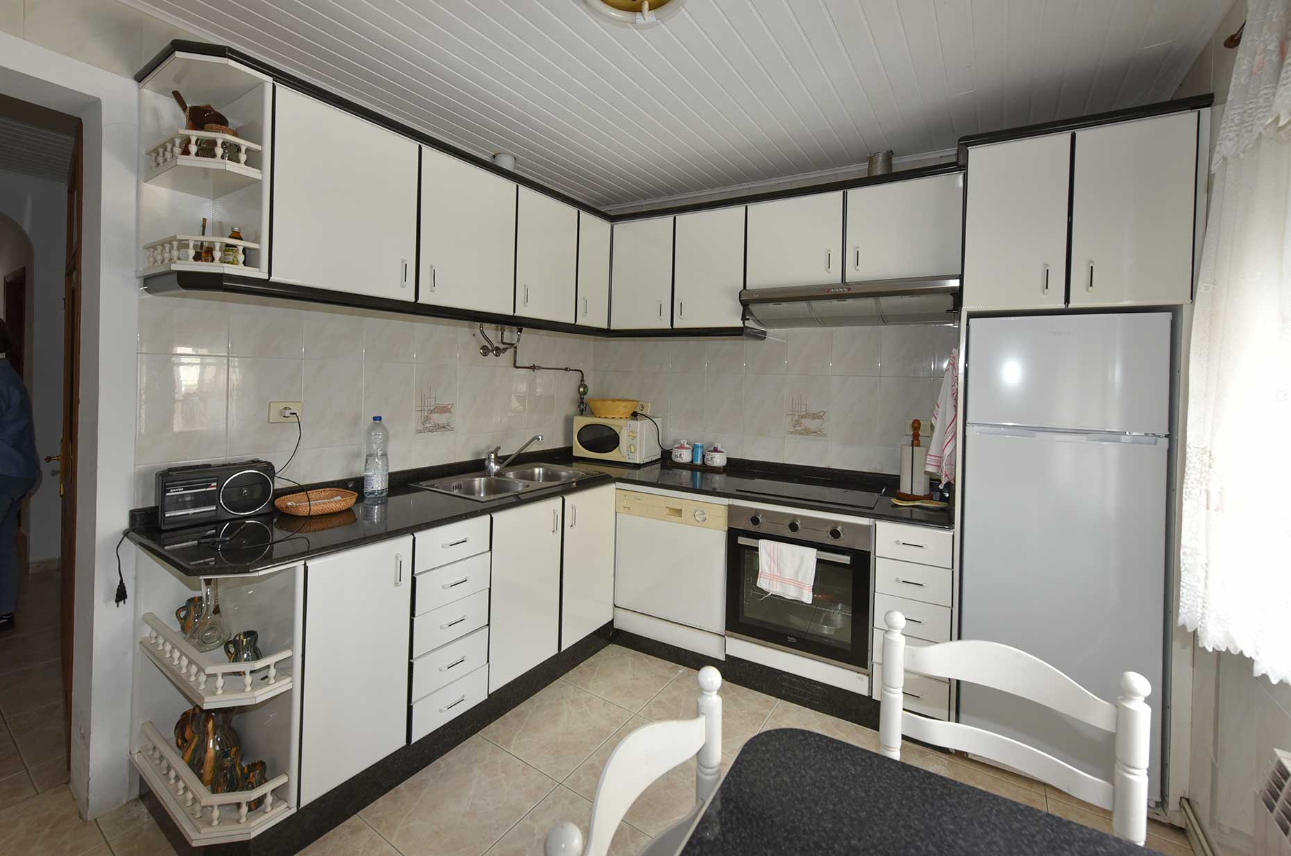 Ref..611, Edificio de 317  m2, dos viviendas, bajo y finca de 1.357 m2