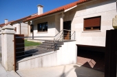 Ref..75, Chalet en Moraña centro, 240 m/2,  todos los servicios en urba